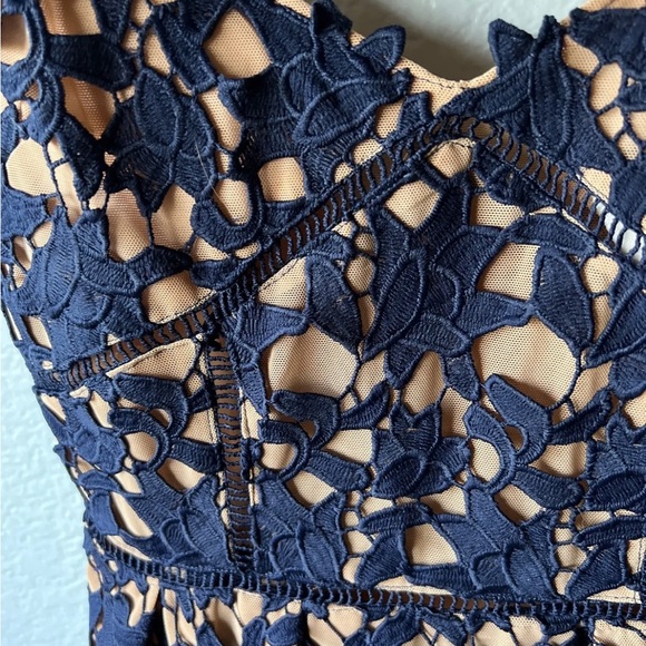 Few Moda New York Lace Dress Size S - Picture 3 of 4